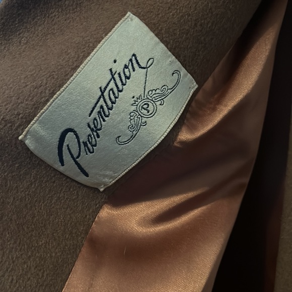 Vintage Knee length camel wool coat with fur collar - Picture 4 of 5